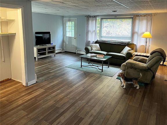 2nd image of 16 Palomino Dr