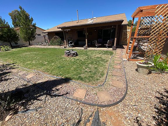 3rd image of 1064 Cottonwood Dr