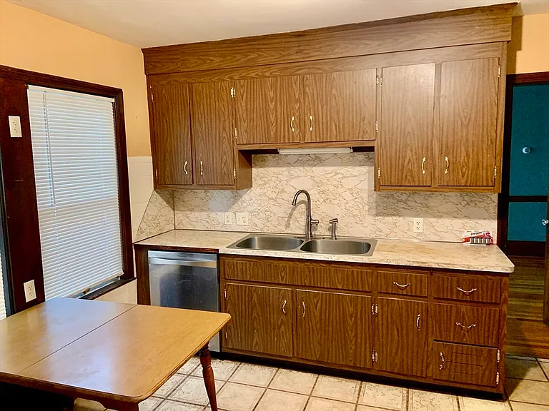 87 Willow St #2 — Photo 4