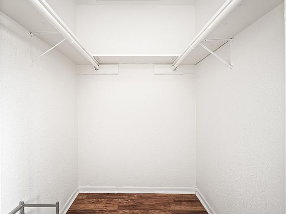 5th image of 3910 Dallas St #3