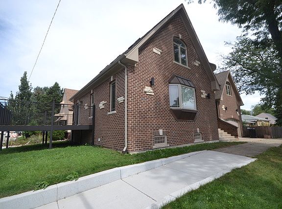 3rd image of 5001 N Oak Park Ave