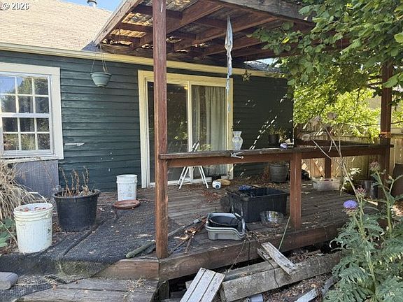 4th image of 54 E 24th Ave