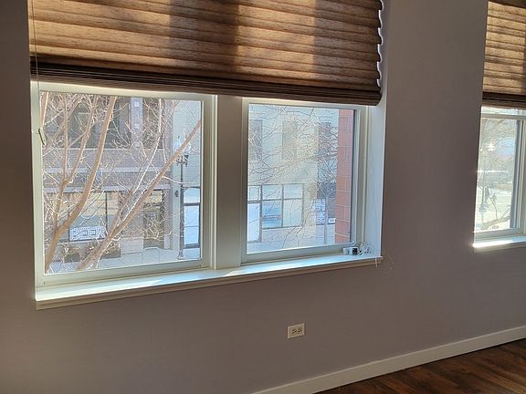 3rd image of 2040 W Belle Plaine Ave Unit 207