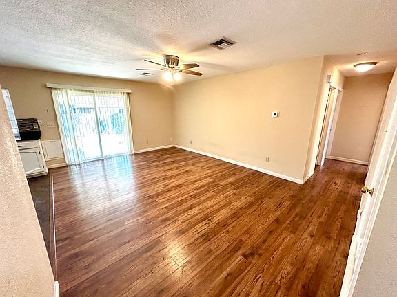 3rd image of 5946 Cliff Rock Dr