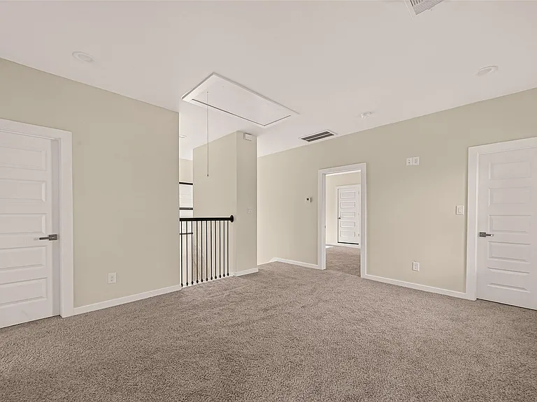 90 Burress St #B — Photo 10