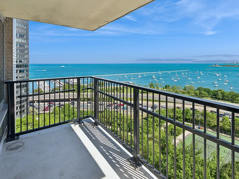 400 E Randolph St #1809 — Photo 2