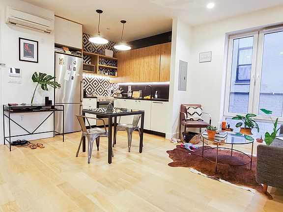 2nd image of 961 Willoughby Ave #517