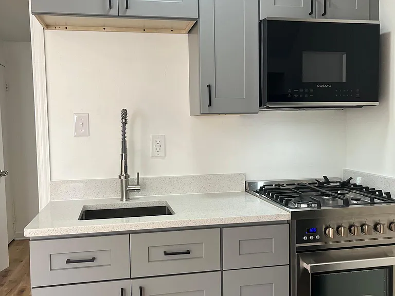 4081 Spring Garden St #4 — Photo 5