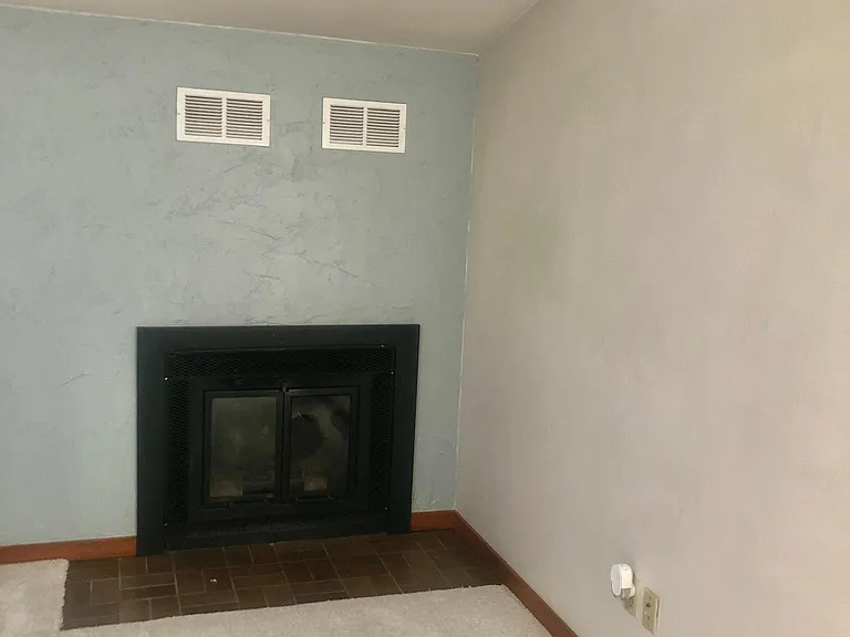 Greenroom Decorative fireplace,
SW corner