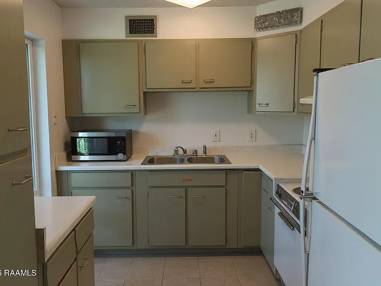 131 Butcher St #A — Photo 4