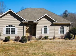 169 Twin Rocks Ln, Lowgap, NC 27024