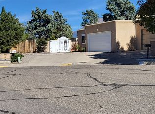 9528 Northridge Ave NE, Albuquerque, NM 87111