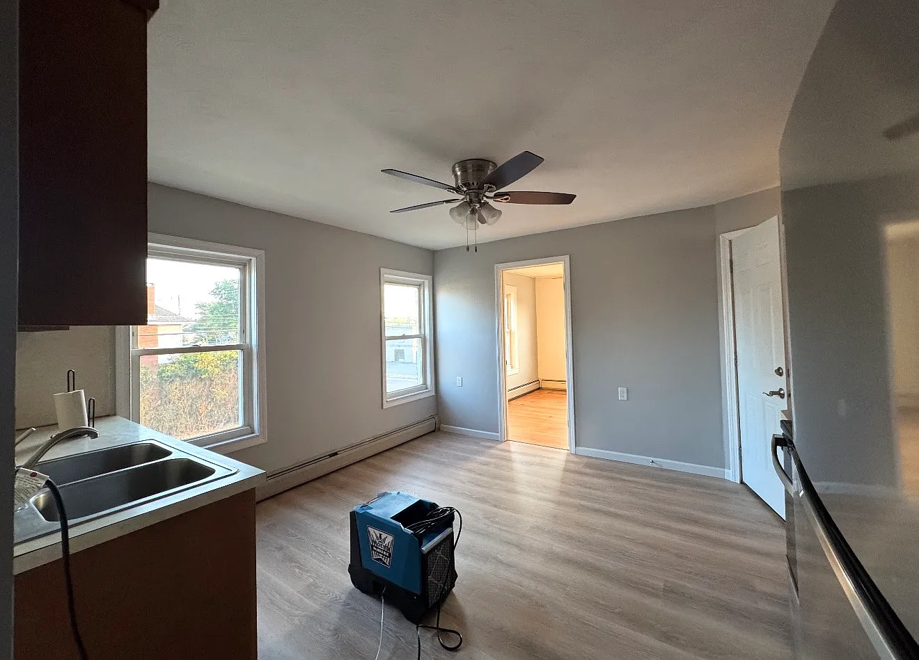 2 bed, 896 sqft, $2,000 — Photo 2