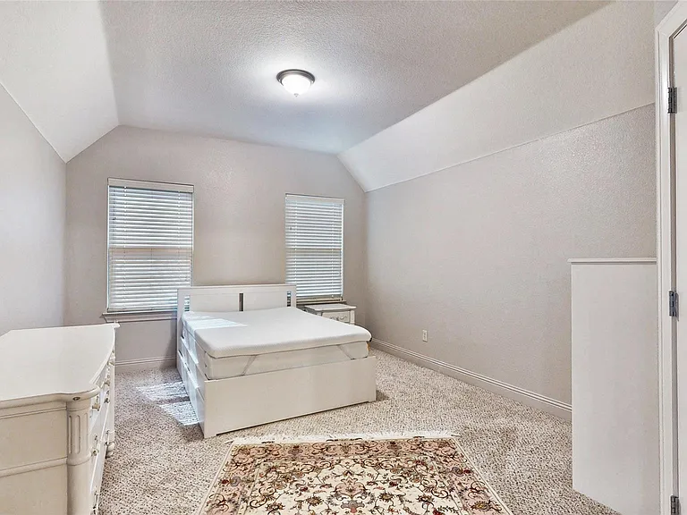 1641 Hidden Bluff Ct — Photo 30