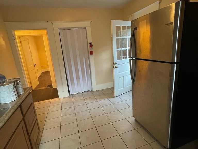 416 Pearl St — Photo 17