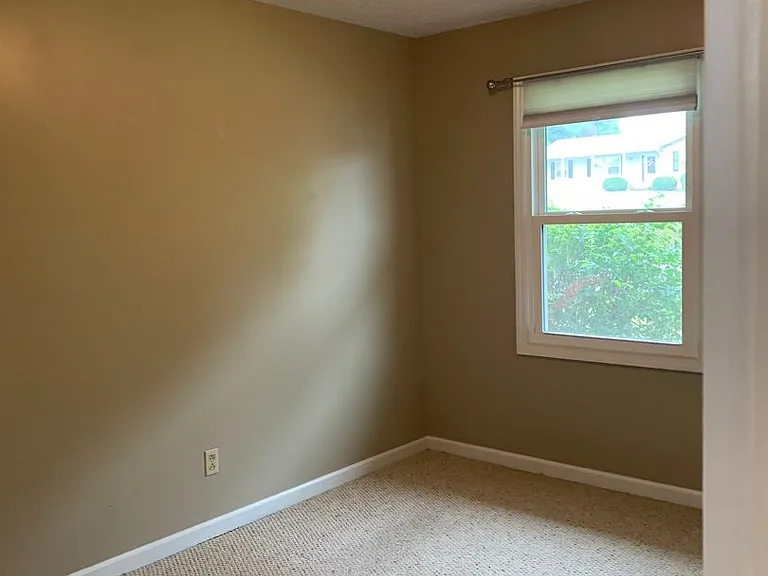 250 Majestic Dr — Photo 10