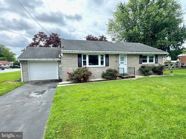 313 Martha St, Robesonia, PA 19551