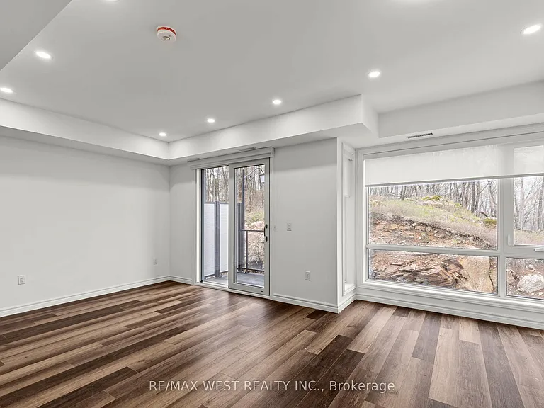 119 Town Line Rd E #D208 — Photo 20