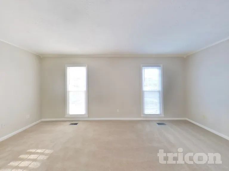 2796 Mountbery Dr — Photo 8