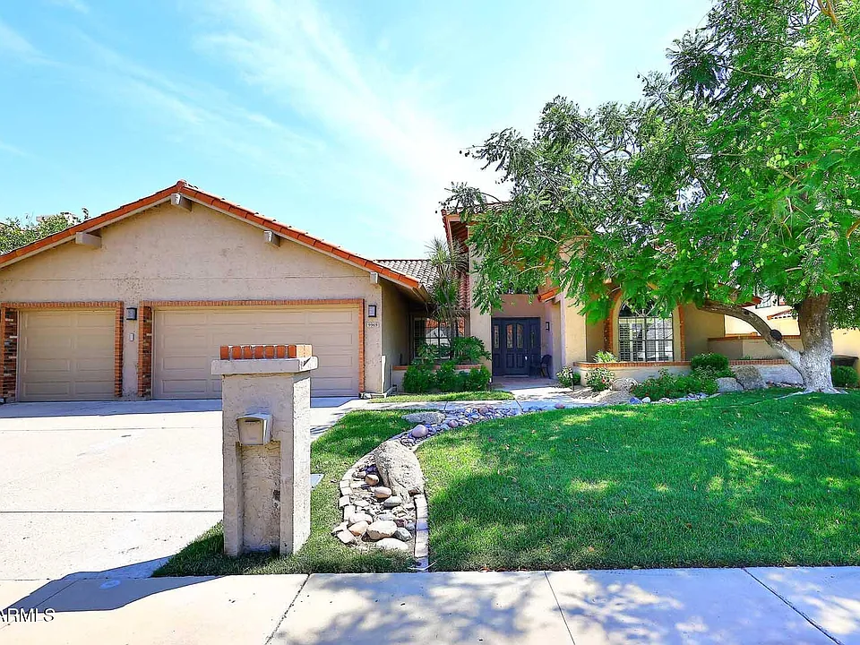 9969 E Bayview Dr