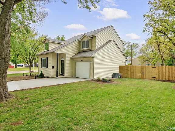 2nd image of 20505 Ridgemont Rd