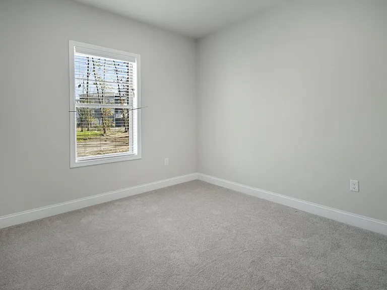 721 Burdeck St — Photo 12