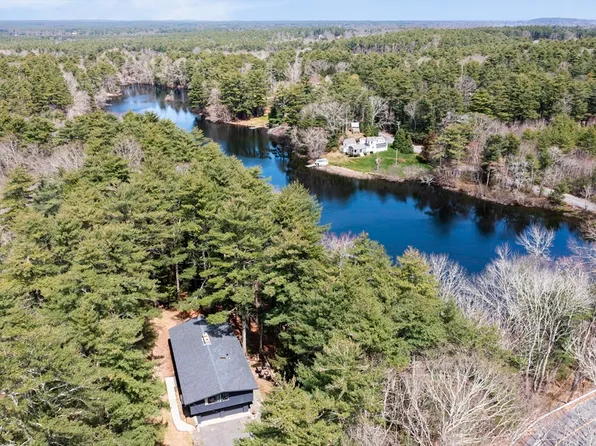 83 Indian Pond Rd, Kingston, MA 02364