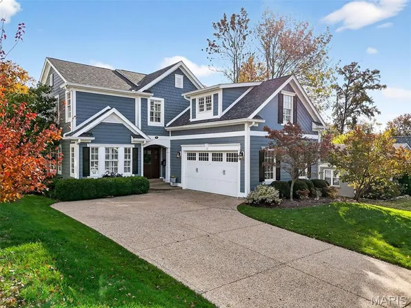 4 Midpark Ln, Saint Louis, MO 63124