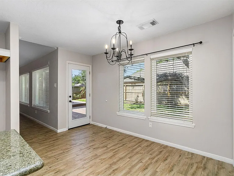 2918 Abbey Field Dr — Photo 6