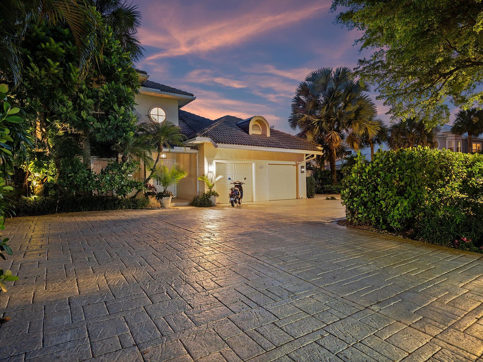 11851 Pebblewood Drive