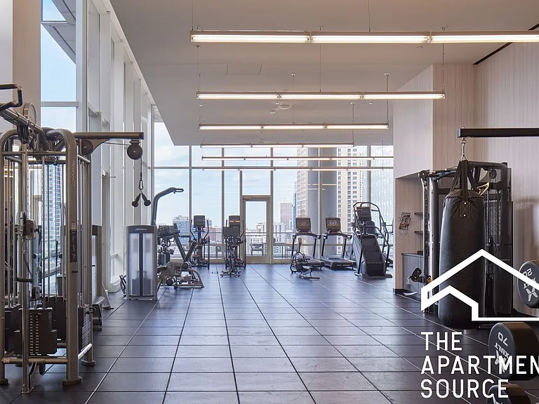 111 W Upper Wacker Dr #STUDIO — Photo 37