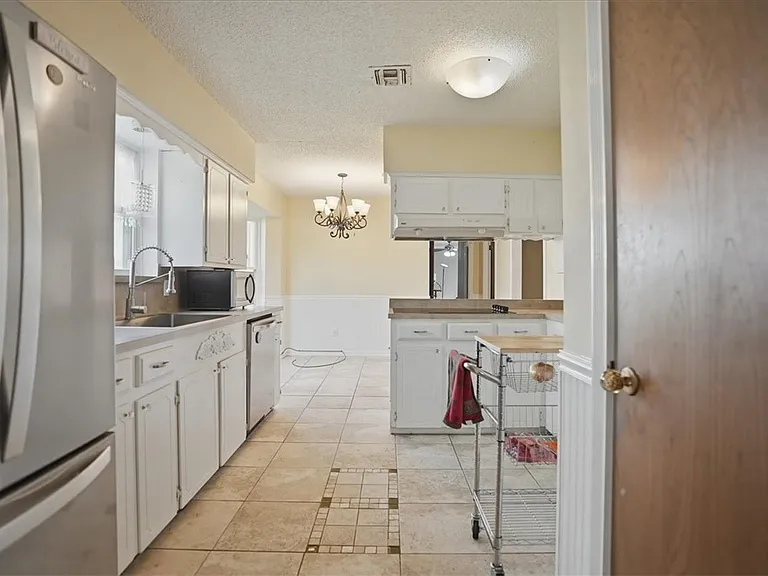 6826 Sahara Dr — Photo 11