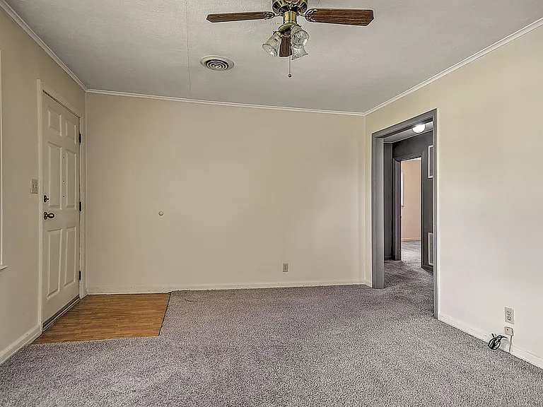 2207 Buckingham Rd — Photo 18