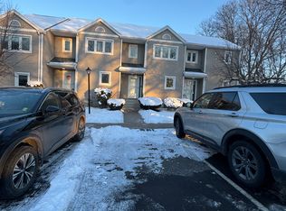 100 Oak Ridge Dr #100, Windsor Locks, CT 06096