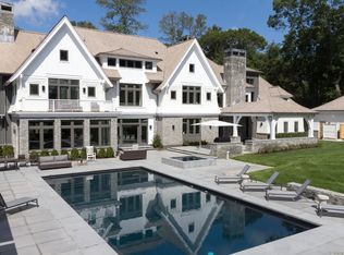 12 Mayflower Pkwy, Westport, CT 06880