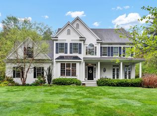 2 Meetinghouse Rd, Granby, CT 06035