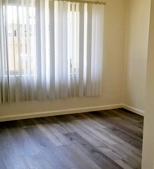 140 E Pearl St — Photo 11