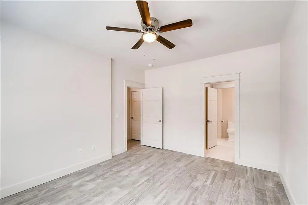 Building Photo - 500 W 35th St #A