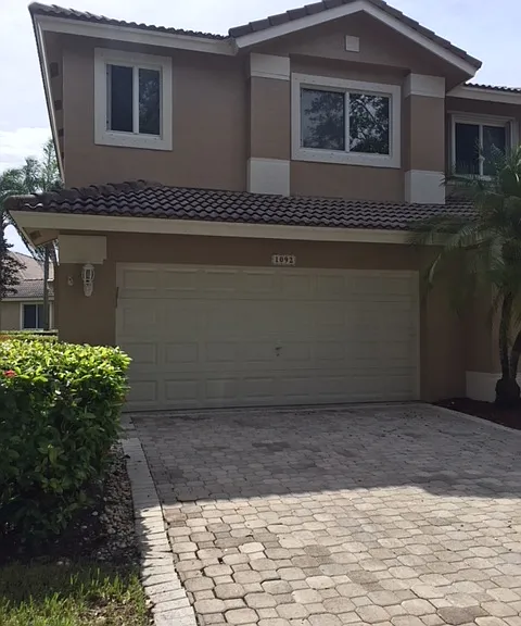 1092 SW 158th Ave — Photo 11