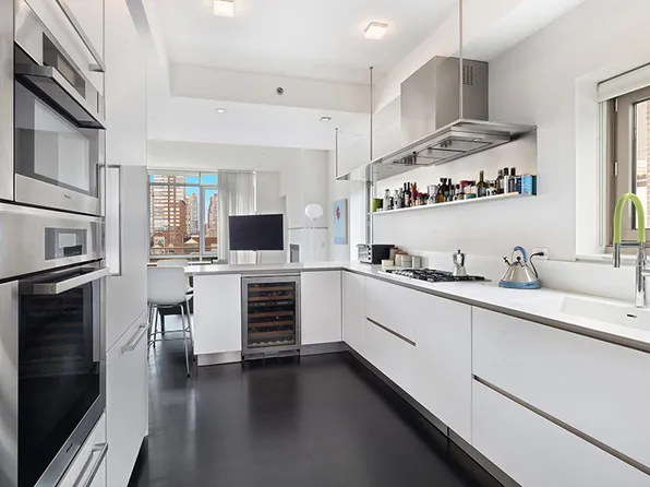 120 West 72nd Street image 8 of 16