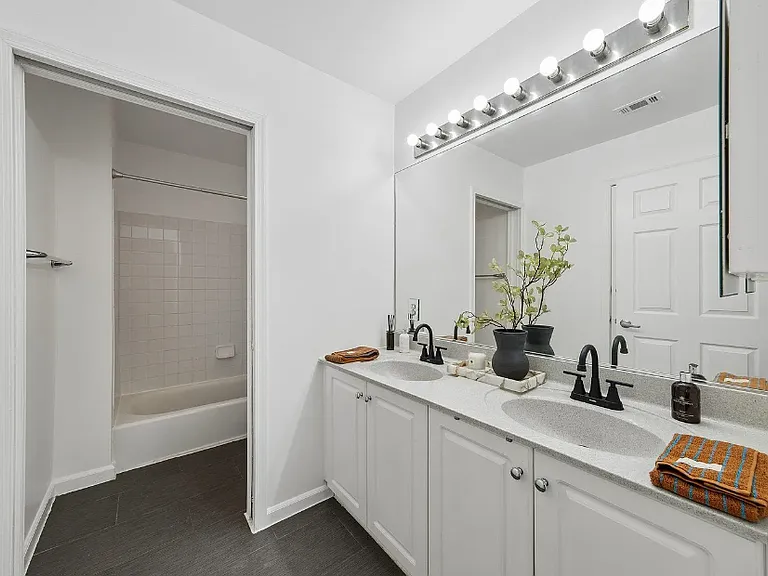 3 Soho Dr #108 — Photo 5