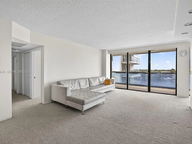 19707 Turnberry Way #7F — Photo 4