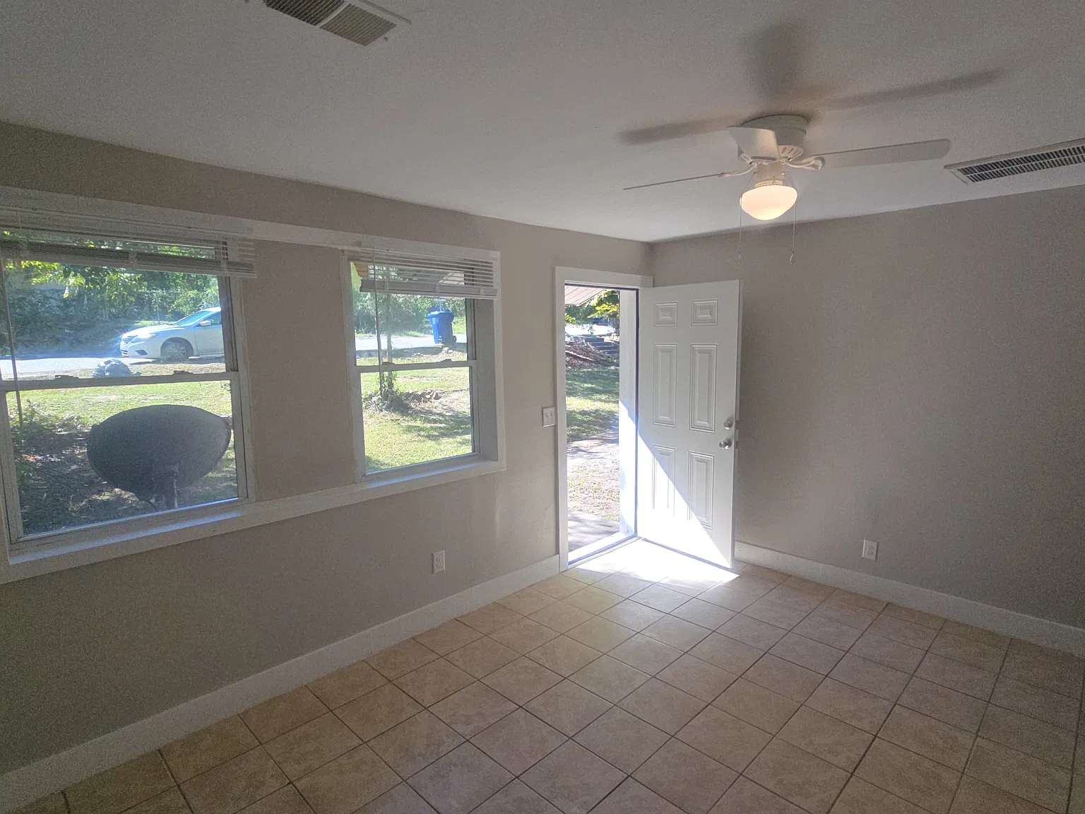 2 bed, 600 sqft, $830 — Photo 2