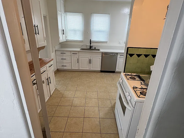 1874 S Redondo Blvd #1874 — Photo 36