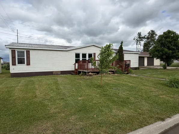 205 4th Ave SW, Roseau, MN 56751