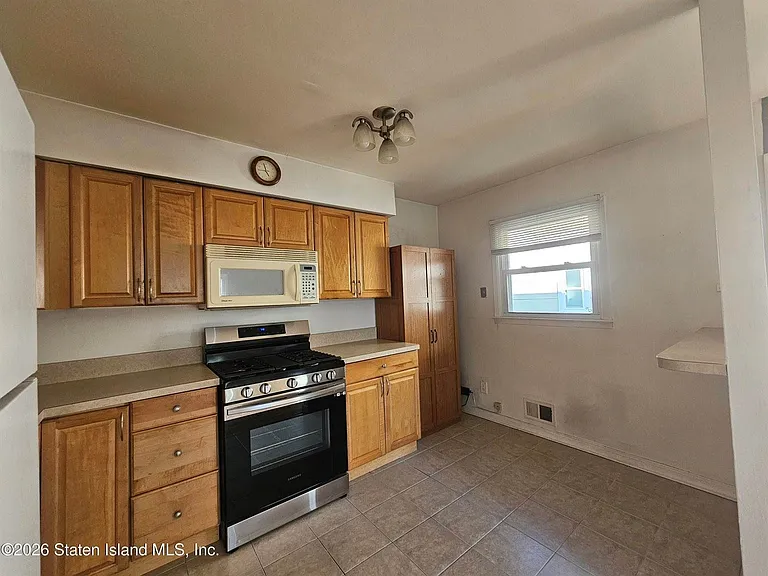 40 Copley St #SIDE — Photo 3