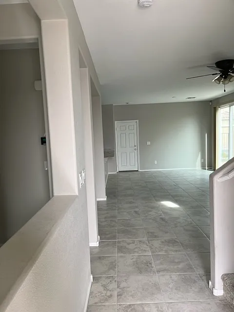 3 bed, 2040 sqft, $2,100 — Photo 2