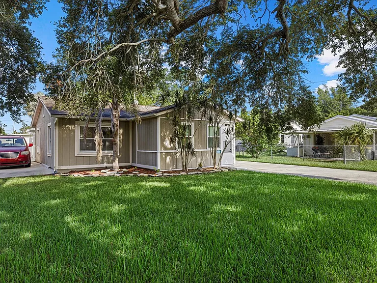 1220 Rhodes Ave — Photo 24