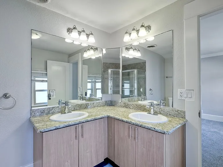 4052 Albatross St — Photo 29