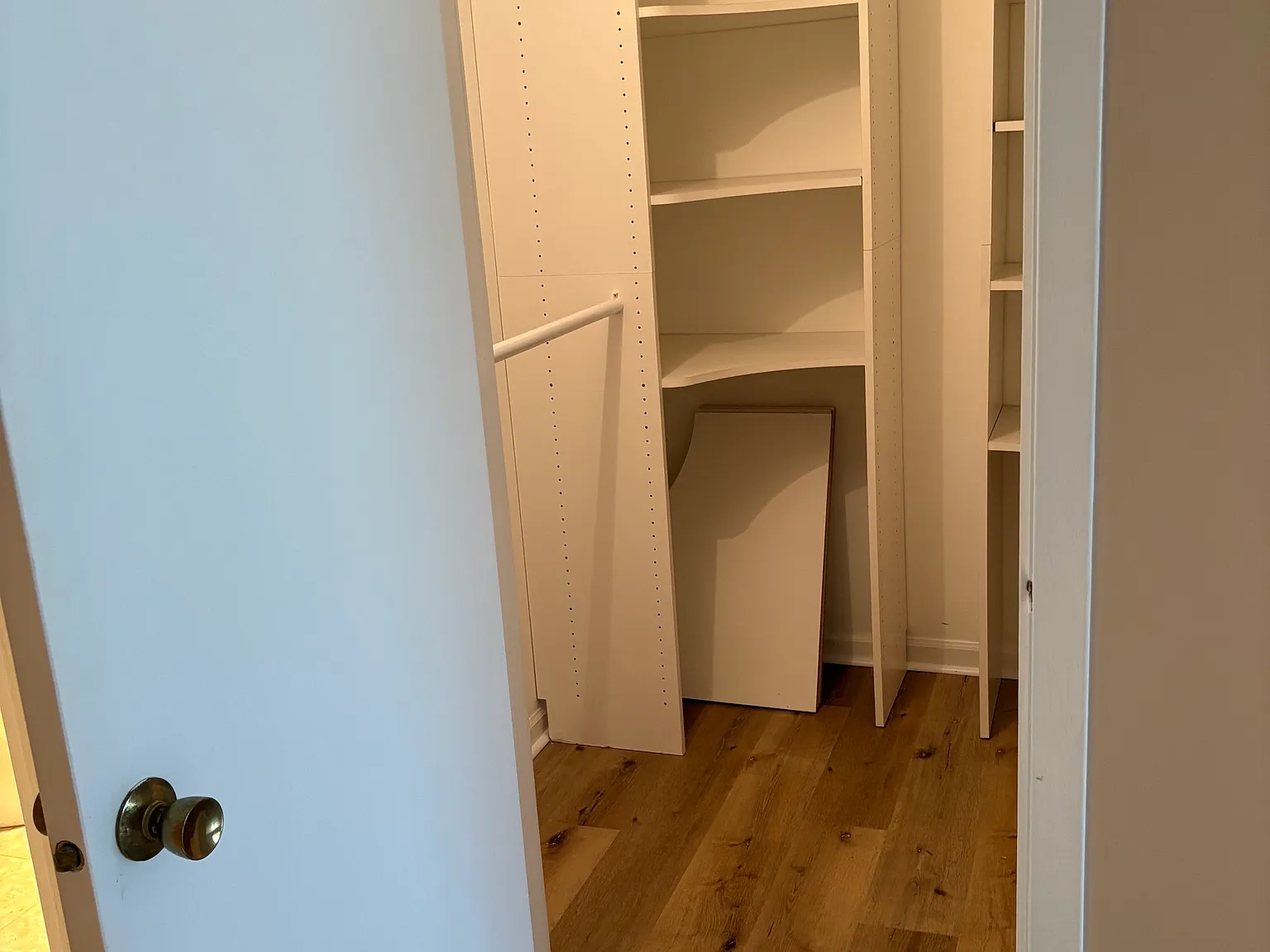 2 bed, 1000 sqft, $1,900 — Photo 4